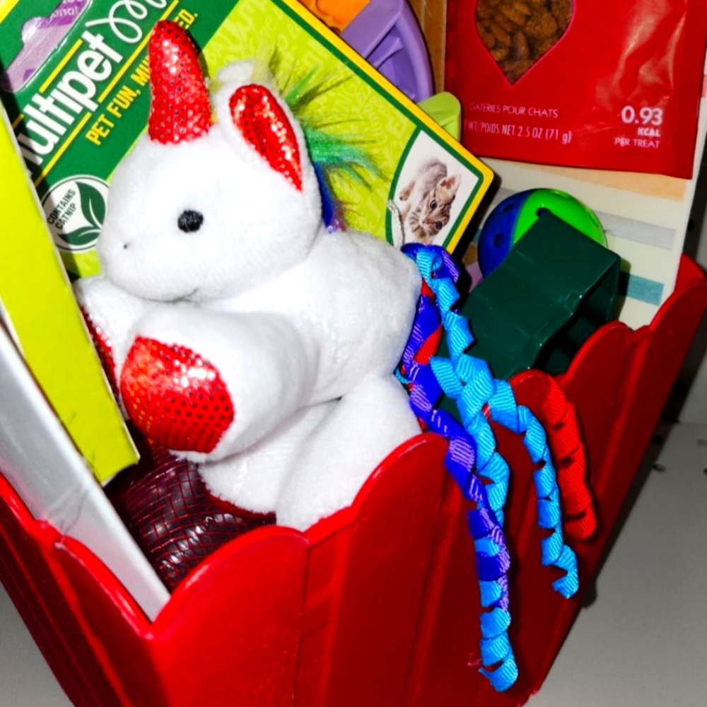 MultiPet Cat Play Unicorn w / fun tassled tail!